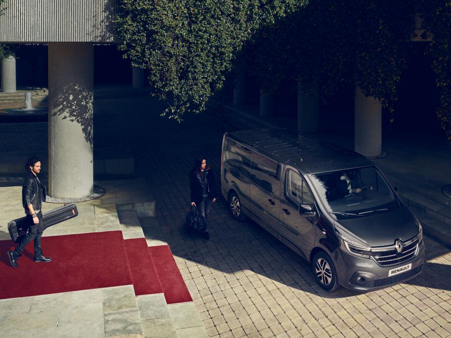  Renault Trafic SpaceClass LWB (X82) 2019 года  (фото 1 из 16)
